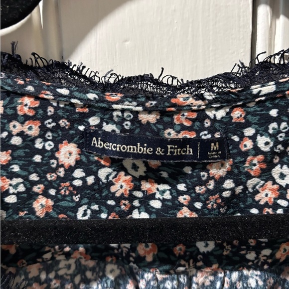 Abercrombie & Fitch Floral Wrap Blouse - Picture 2 of 5